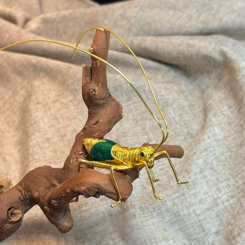 Chinese Style Golden Grasshopper Ornament Retro Enamel Craft Tabletop Decor Home Decoration