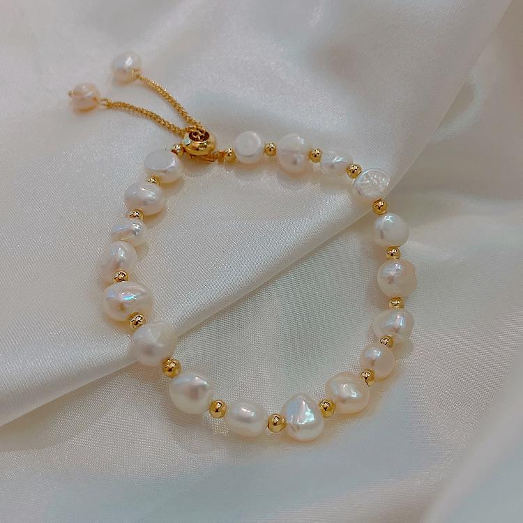 Freshwater Pearl Bee Bracelet: Elegant Light Luxury Versatile Bangle for Women.