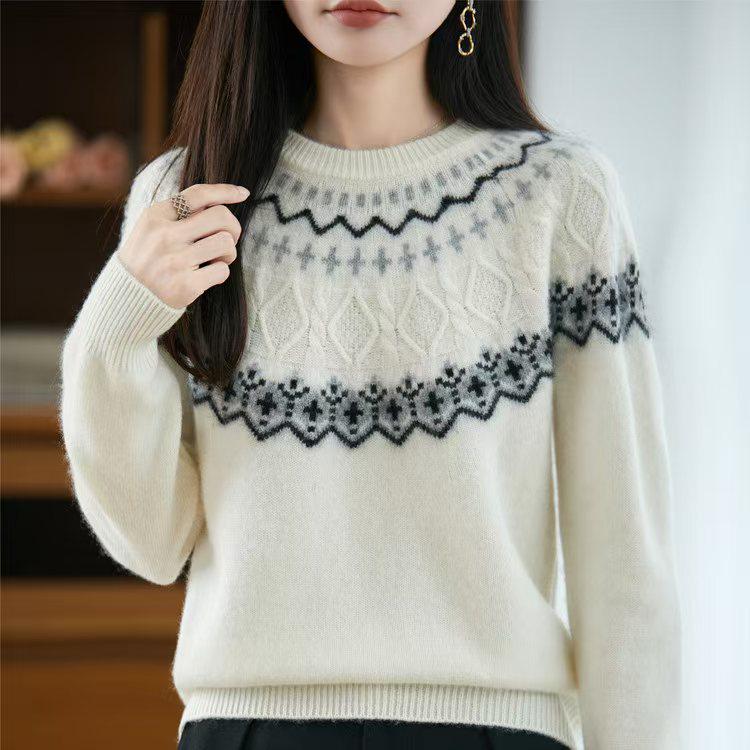 Women's Off-White Wool Pullover Sweater - Autumn/Winter Fashion, Loose Fit, Versatile Knit
