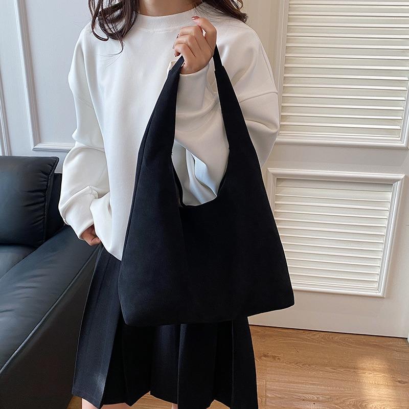 Retro matte big bag women's new autumn and winter shoulder bag design texture large capacity commuter tote bag