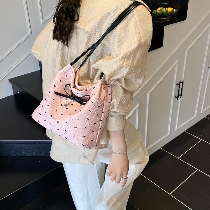 Simple Casual Single Shoulder Underarm Bag Feeling Fashionable Commuter Bag Women's Summer New Messenger Bag