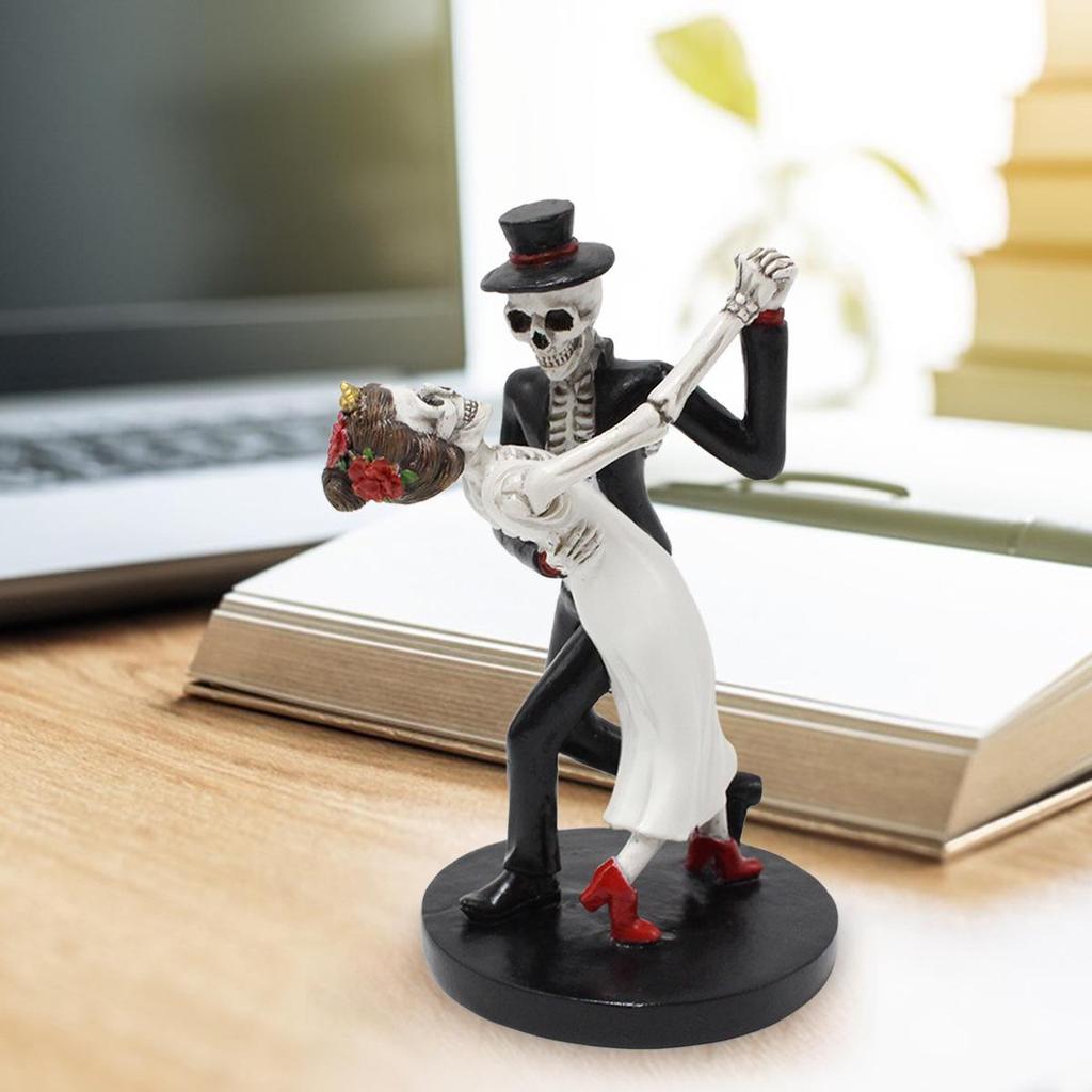 Resin Skull Lovers Halloween Desktop Decoration