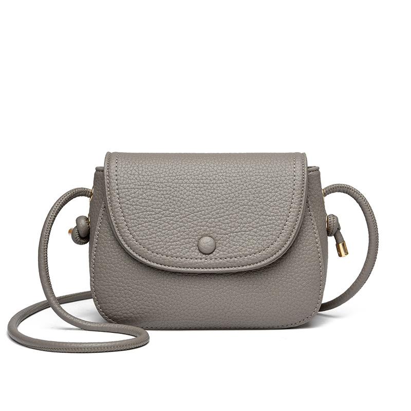 Small Bag Women's Shoulder Bag 2025 New Simple Niche Design Saddle Bag Mini Commuter Messenger Bag