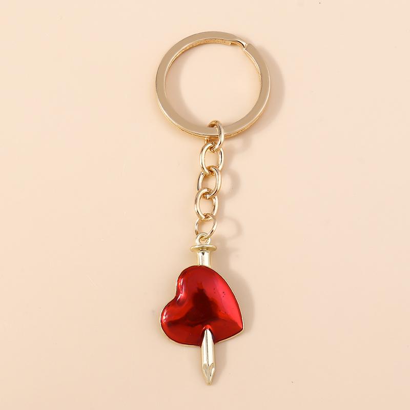 Retro Metal Gothic Love Heart Keychain Charms Steampunk Key Rings Pendant for Women Men Bag Decor  DIY Jewelry Gift