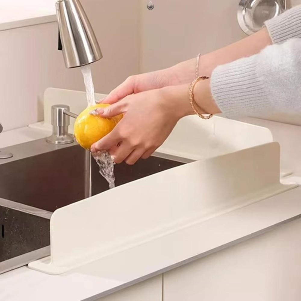 1/2pcs Silicone Sink Baffle Splash Guard with Suction Cup Pool Oil-Proof Water Baffle Plate Kitchen Supplies Sink Organizer