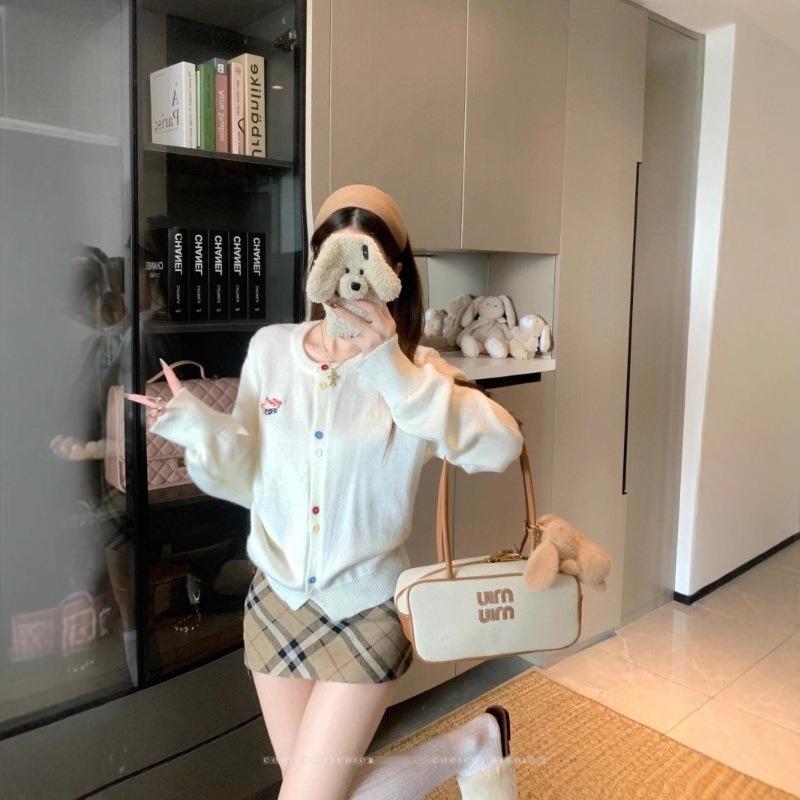 Large size embroidered crew neck soft waxy knitted cardigan women's clothing autumn temperament sweater fat M meat-covering and thin top