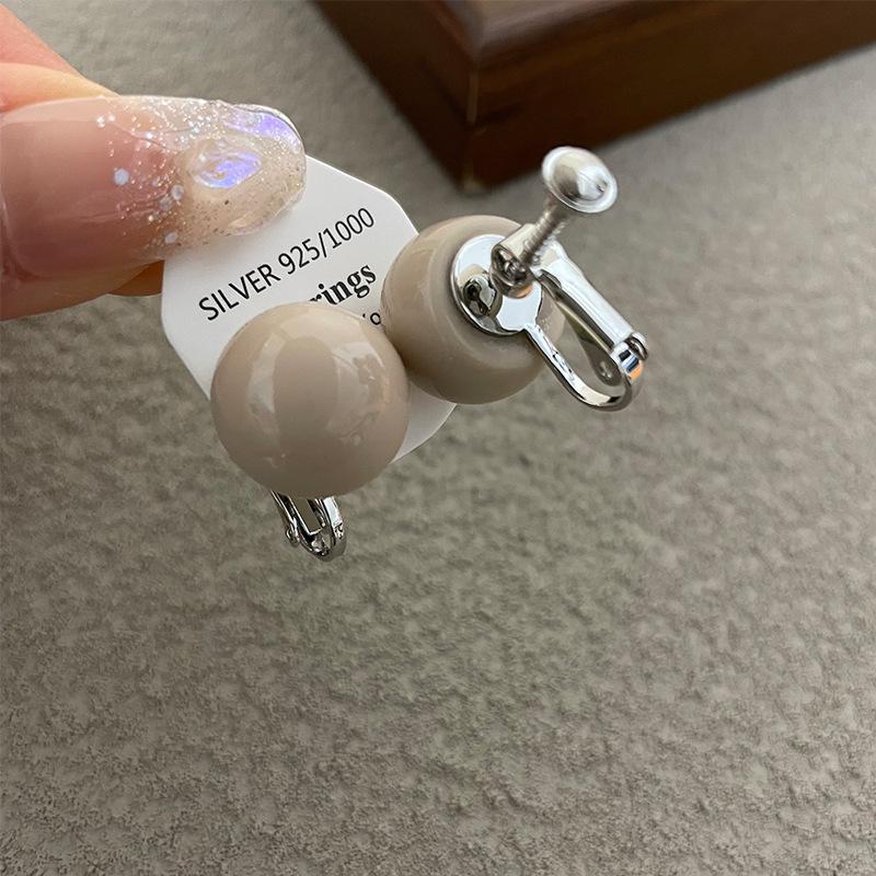Korean version of dopamine color spherical earrings women's new fashion resin stud earrings sweet and cute round bead earrings