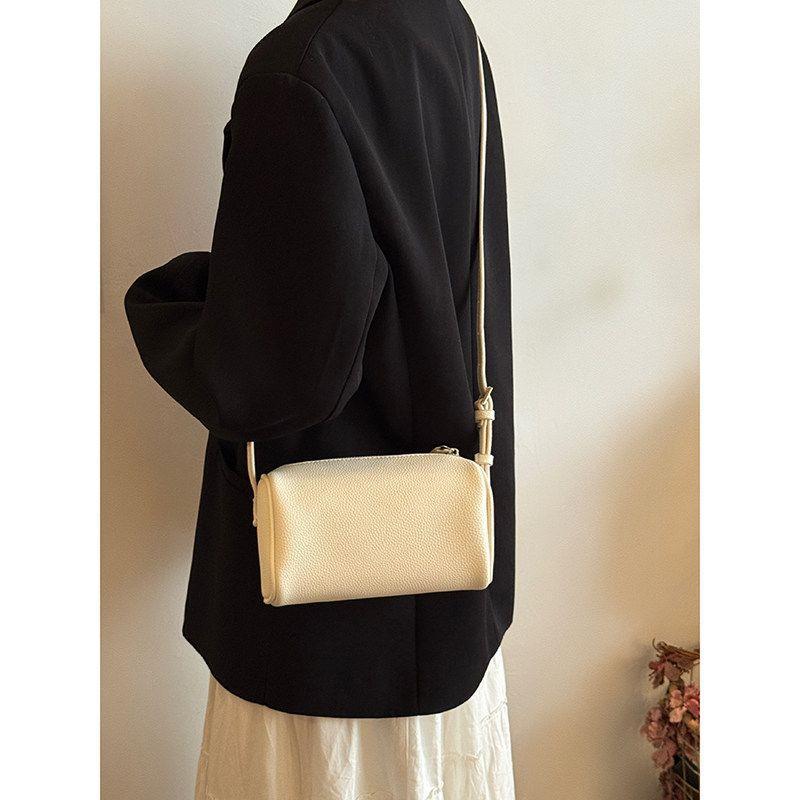 High-end Pillows, Small Niche Crossbody Bag Minimalist Handbags with Shoulder Straps.