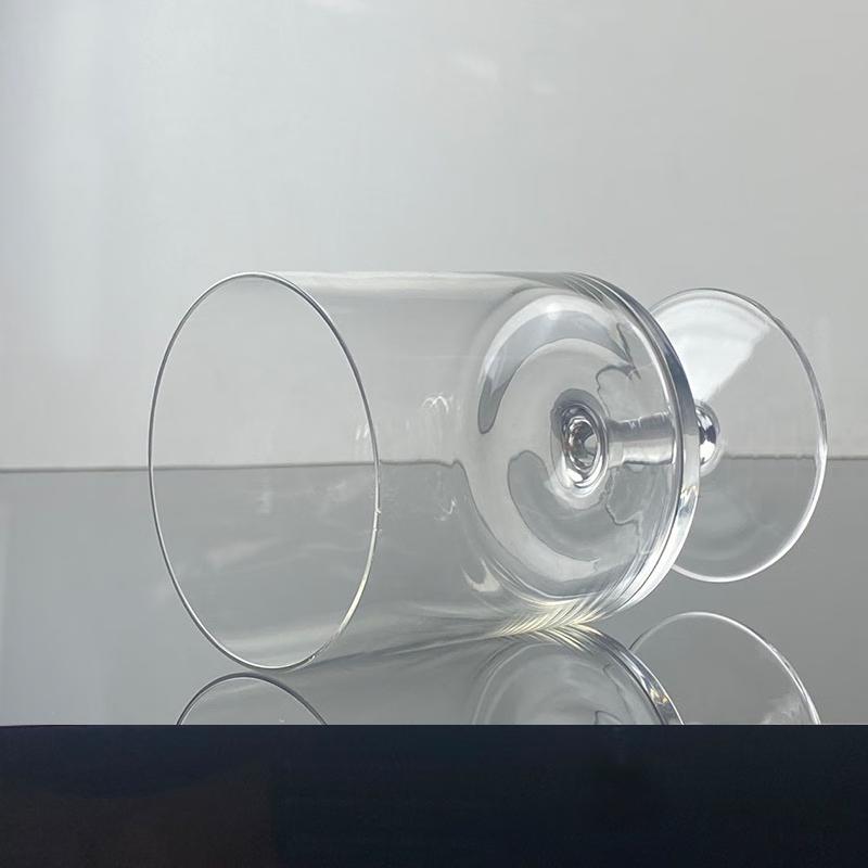 Minimalistische High-Stem Trinkgläser (4er-Set)