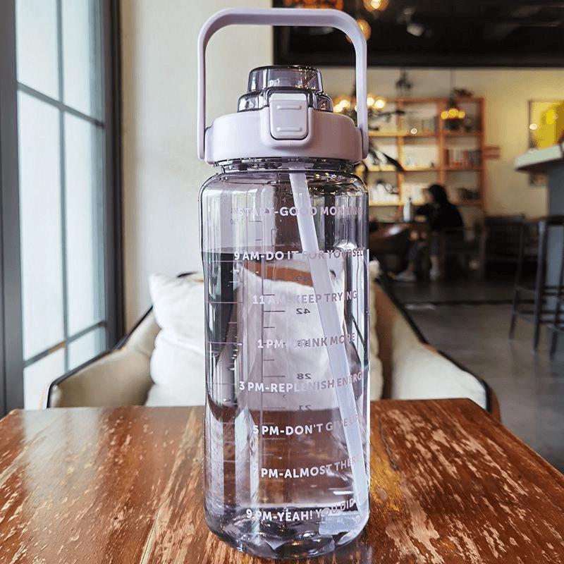 High-Capacity Outdoor Sports Straw Water Bottle - Heat Resistant