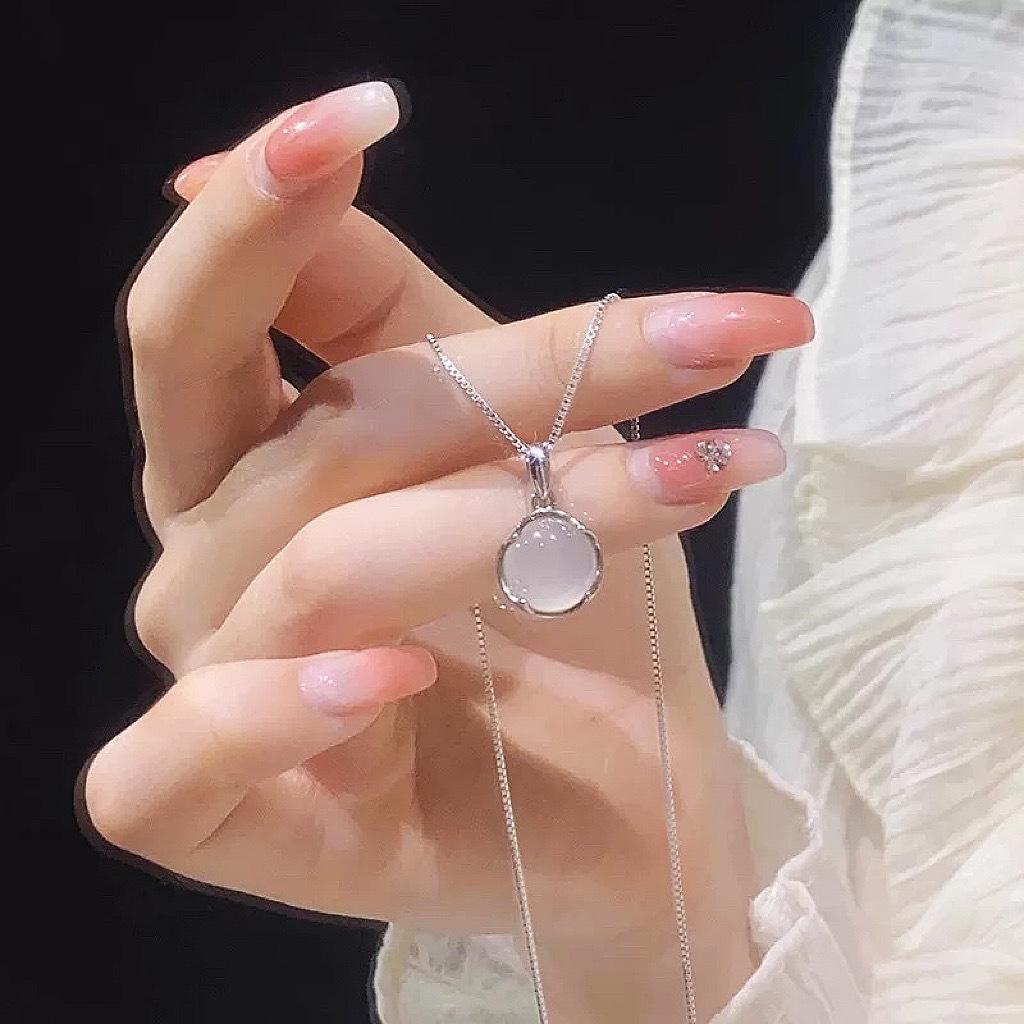 Elegant Chinese Style Cat's Eye Clavicle Necklace for Women