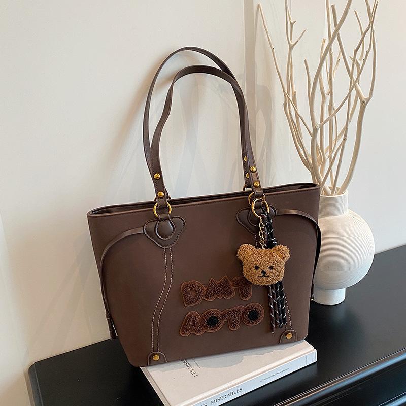 

Retro letter commuter underarm bag women s autumn new fashion high-end tote bag large-capacity shoulder bag