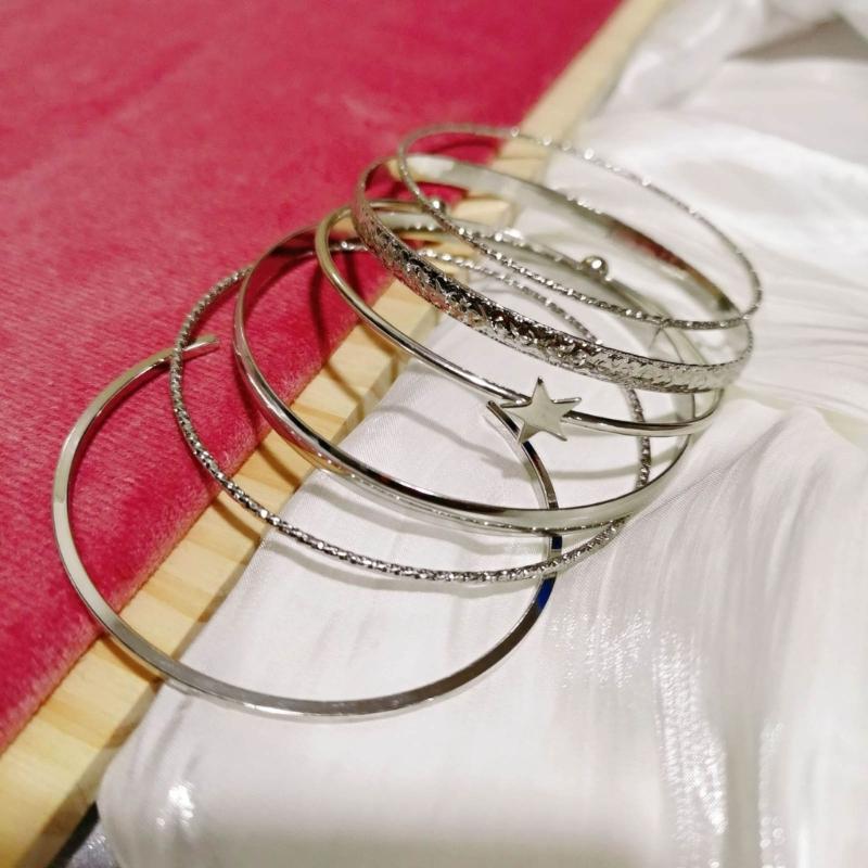 6 Pack Versatile Star Bracelet Collection Unique Style Wirst Jewelry Alloy Material Suitable for Fashion Your Outfits