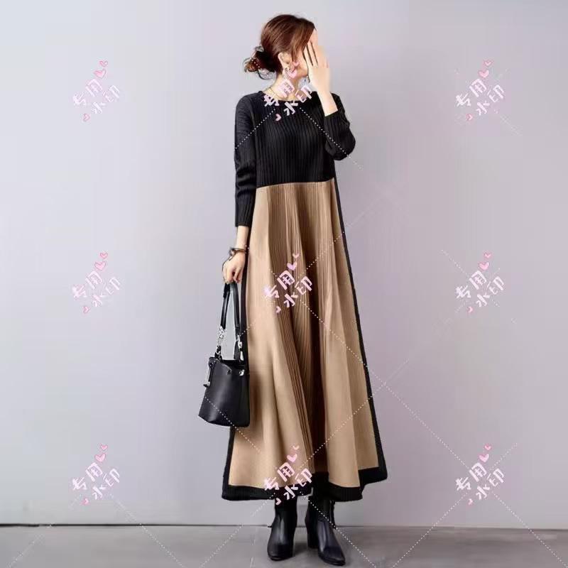 Japanese Autumn/Winter Elegant Color Block Knit A-line Dress with Stand Collar and Long Sleeves