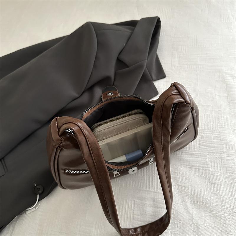 Premium Sense Niche Bag Women's Large Capacity 2025 New Retro Autumn and Winter Messenger Bag Casual Commuter Dumpling Bag