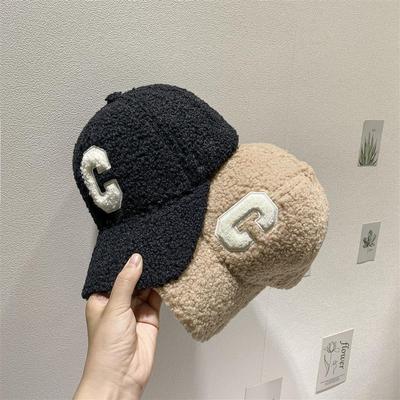 Neue C Bestickte Buchstaben Baseballkappe für Damen Herbst und Winter Verdickte Warme Entenkappe für Damen Koreanischer Stil Lässiger Hut
