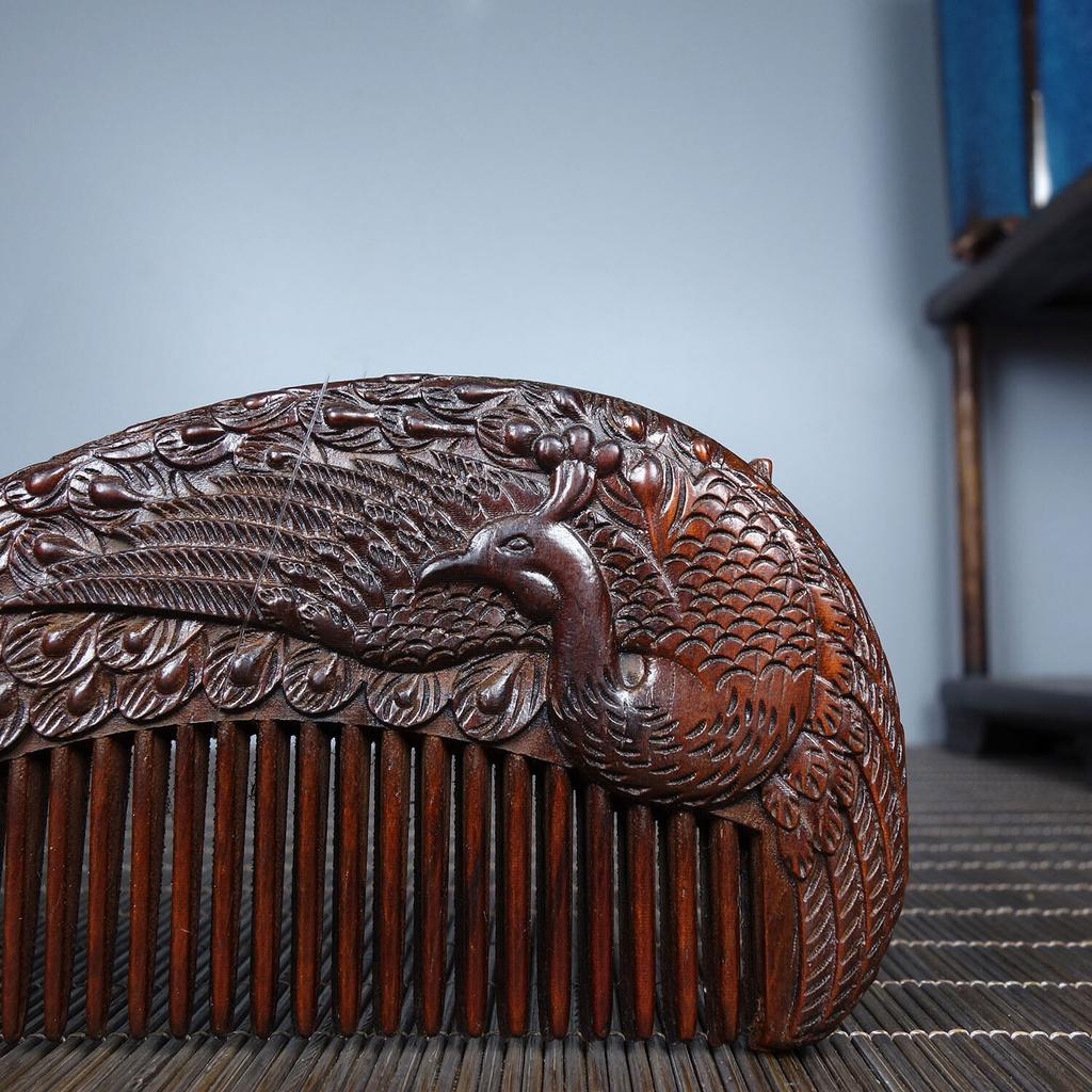 Chinese Antique Vintage Wood Carving Rosewood Comb Peacock Statue Wooden Art