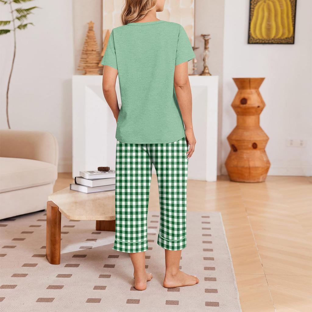 Women Casual Printed Short Sleeve Loose Fit V Neck T Shirt with Capri Pants Two Piece Lounge Set for Home Wear