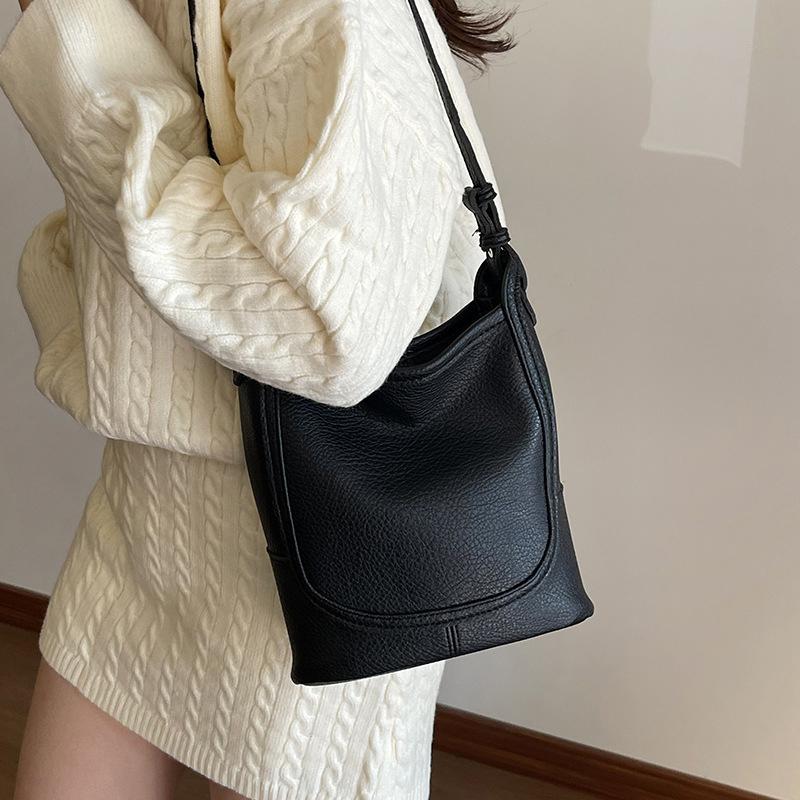 Simple Casual Solid Color Women's Bucket Bag Autumn New High End Texture PU Shoulder Bag Office Lady Commuting Messenger Bags