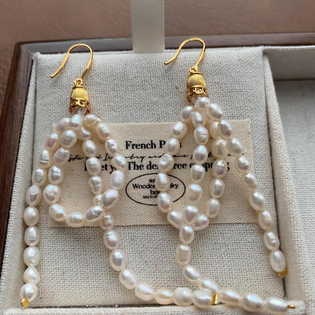 "Vintage Creamy Yellow Starfish Ear Clips: Elegant and Cute, Piercing-Free Sea Star Earrings"