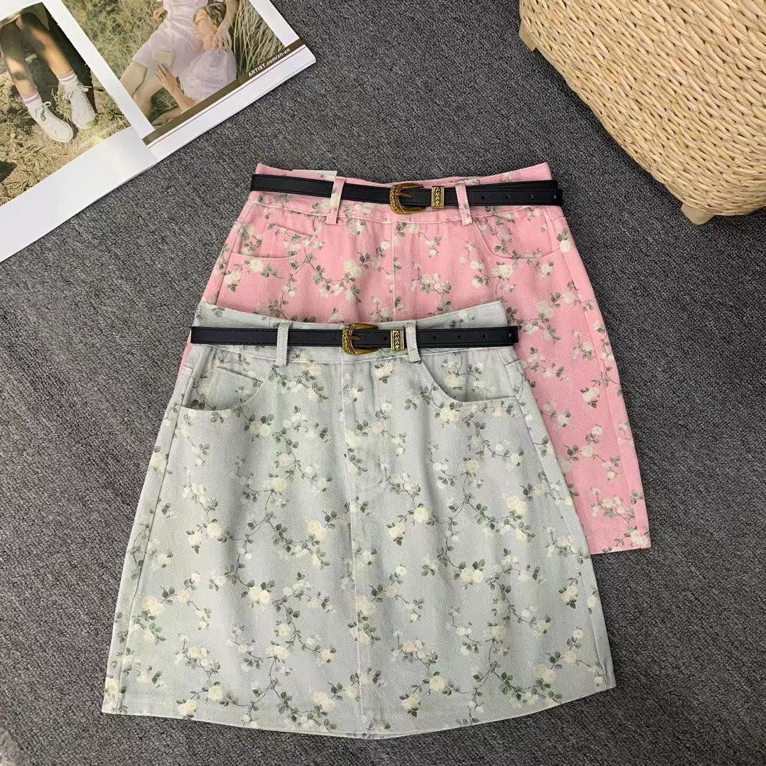 Floral high-waisted denim short skirt women s summer new fashion printing age-reducing A-word half-body hip skirt trendy brand S слоновая кость