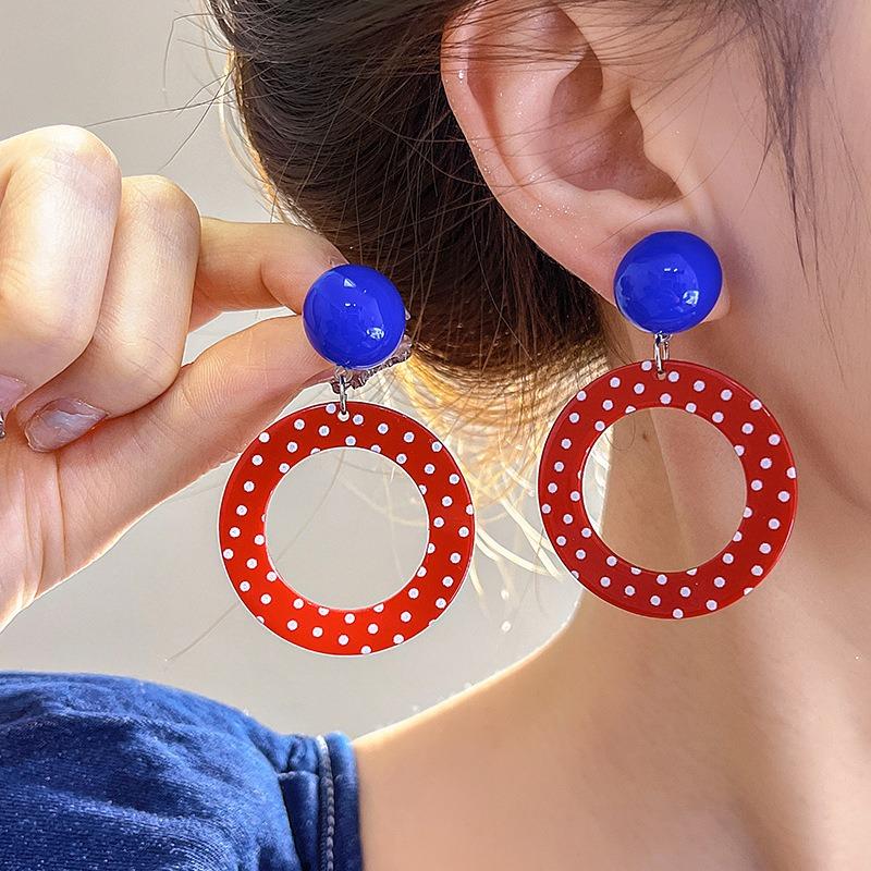 Summer dopamine color stud earrings women's new popular high-end earrings Internet celebrity niche design earrings