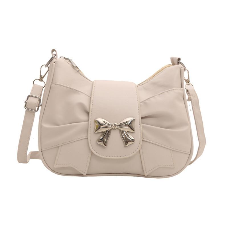 Fashionable Crescent Shoulder Bag Trendy Street Style For Women 2024 With Pleats In Black