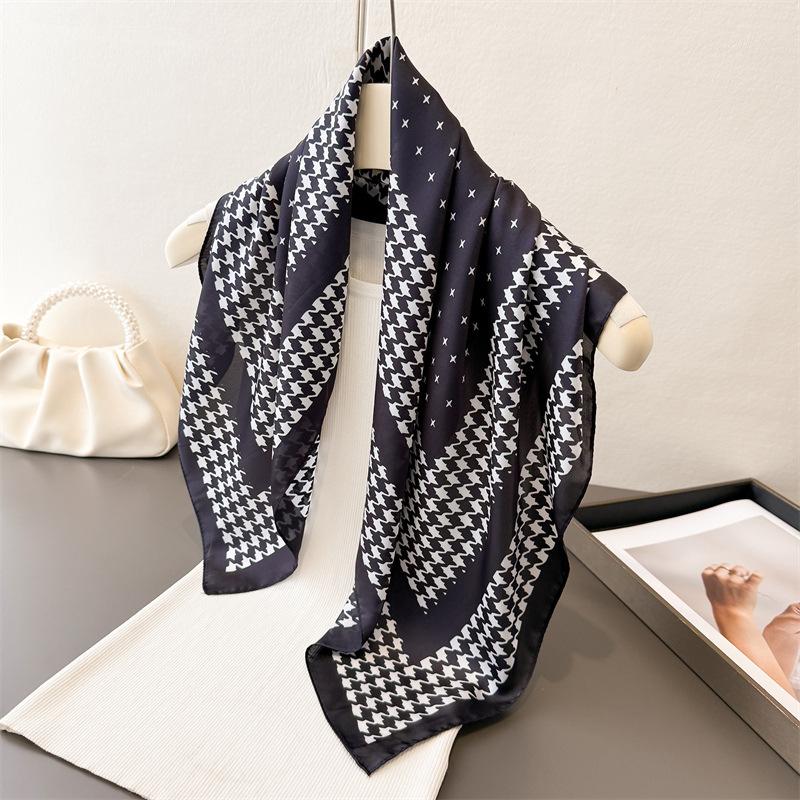 New Paisley Print Silk Scarf For Women Square Hijab Soft Neck Tie Female Fashion Decoration Silk Headscarf 70*70Cm Kerchief