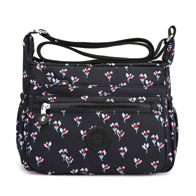 Женская нейлоновая сумка большой емкости с диагональным принтом на одно плечо — фото 6