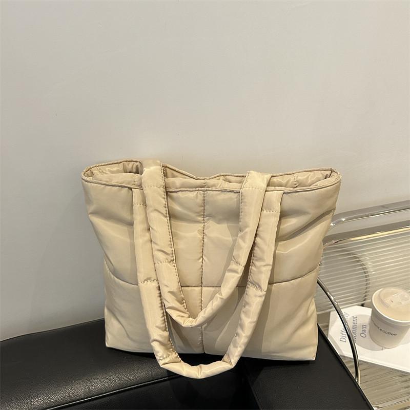 

Versatile Medium Sized Tote Bag For Daily Use With Soft Fabric And Trendy Elements хакі