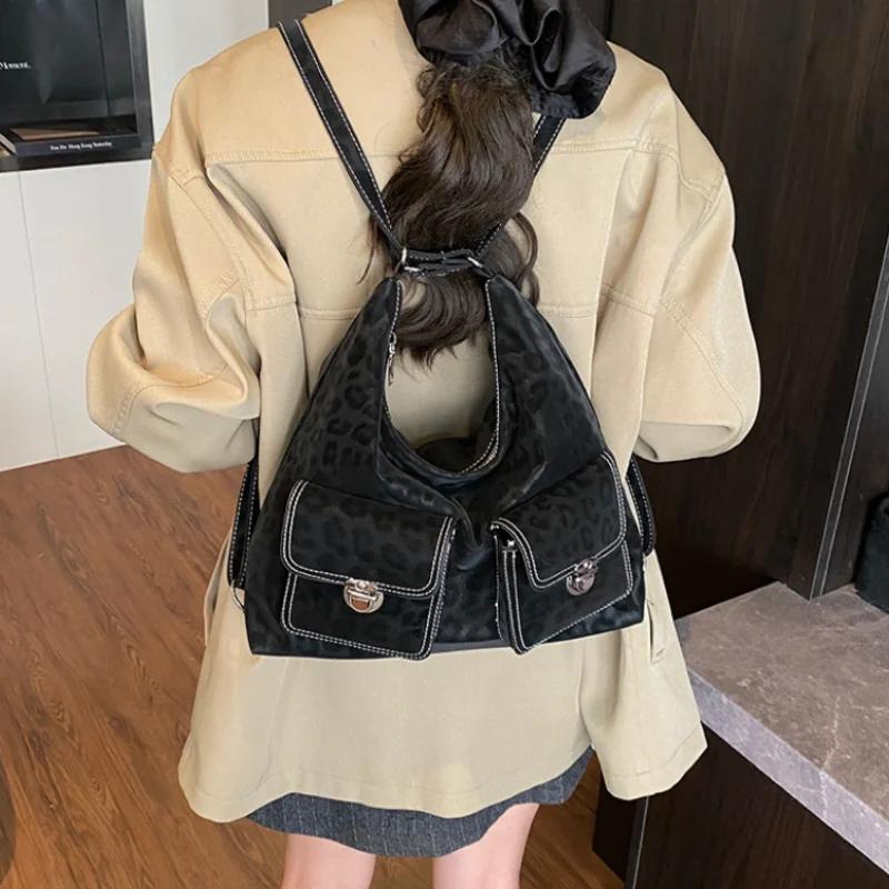 Casual Commuter Large Capacity Suede Pillow Bag Single Shoulder Crossbody Bag Vintage Style Polyester Lining Zipper Closure