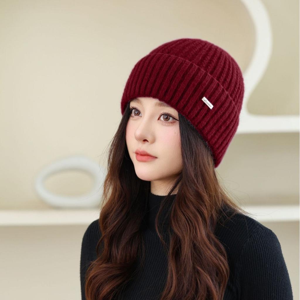 New Winter Hat for Women Knitted Versatile Warmth and Thickened Fashionable Wool Grandma Style Big Head Cold Hat