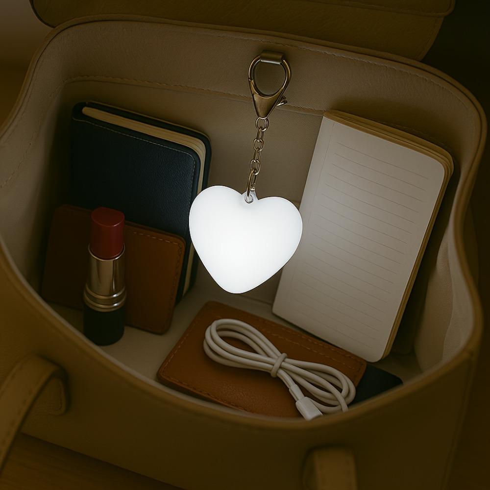 1PC Heart-shaped Mini Night Light, with a Built-in Battery, Can Be Hung On a Handbag, Keychain, or Used As a Desktop Decoration.