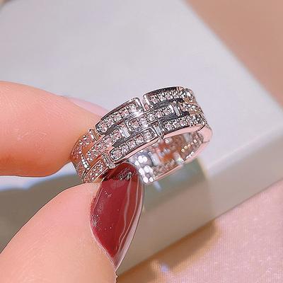 Huitan Anello di Fidanzamento Creativo con Design a Catena per Proposta alla Fidanzata Colore Moda Anello Nuziale in Zirconia Cubica per Donne