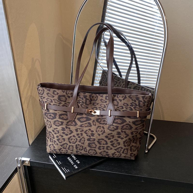 

Корейская ретро замшевая сумка на плечо с леопардовым принтом – Высококачественная вместительная сумка-тоут на осень/зиму 43*13*26