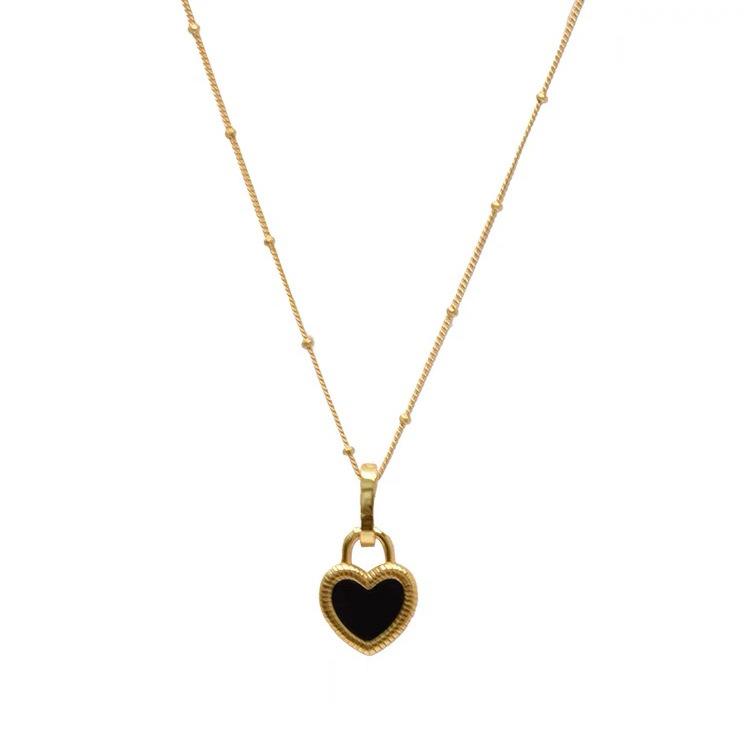 High End Double-sided Shell Heart-shaped Pendant Necklace for Women with Retro Personality, Simple and Versatile Necklace, Collarbone Chain