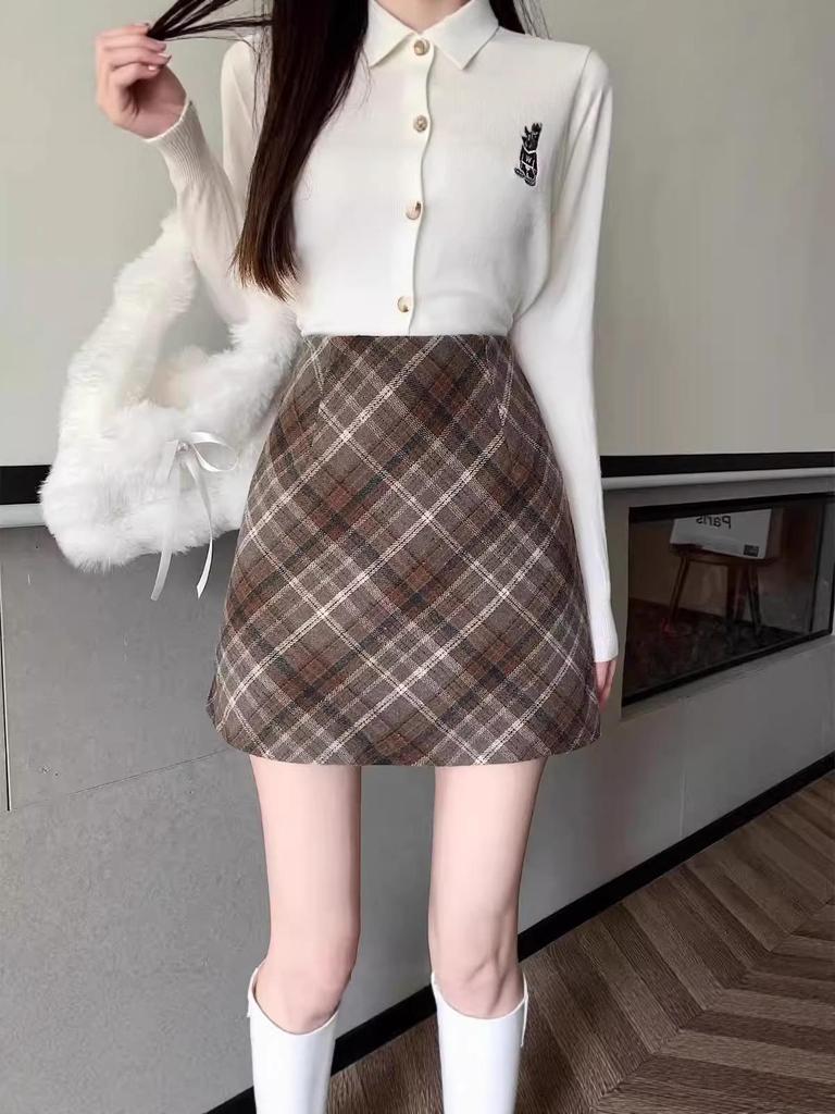 Women's Plus Size Collegiate Style Plaid Wool Mini Skirt for Autumn/Winter, Coffee