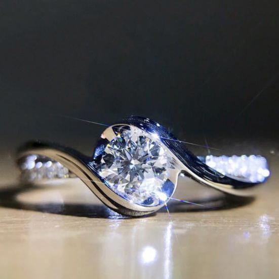 Inel Lucios Stivuibil Geometric Incrustat cu Pietre Prețioase Artificiale Design Răsucit Inel de Deget pentru Femei