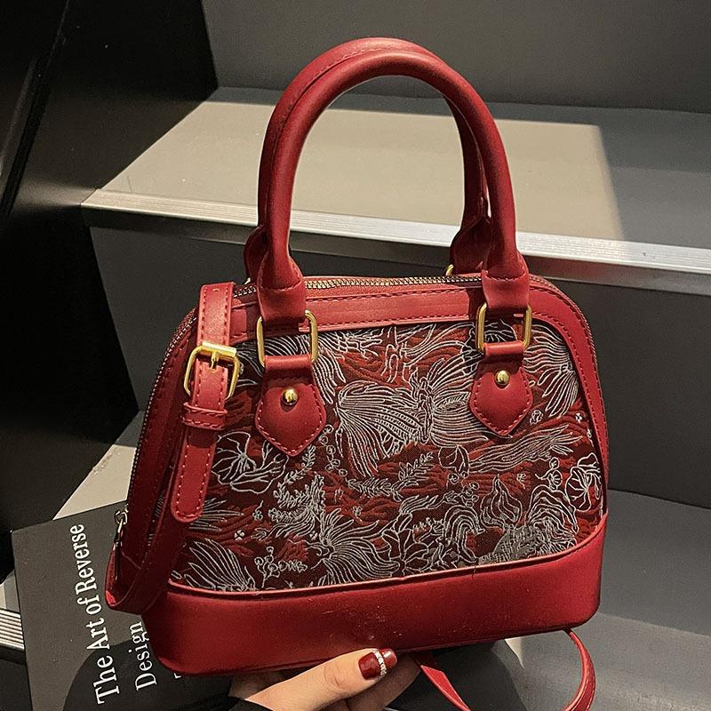 Casual simple commuter bag fashionable portable shell bag women's autumn new embroidered shoulder messenger bag