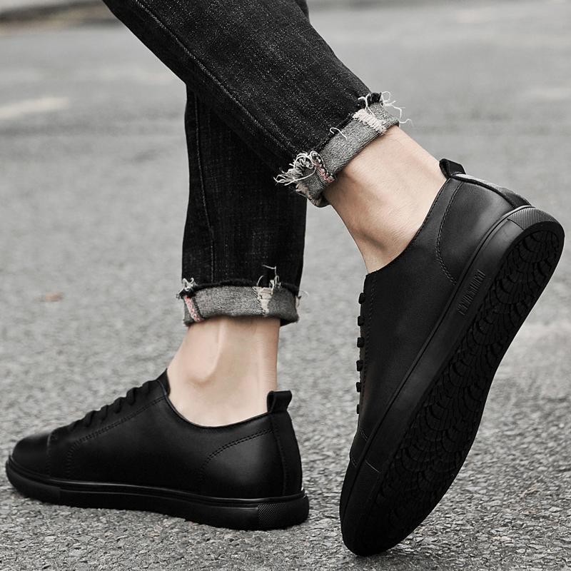 Fashion Luxury Men's Outdoor flats Breathable Fashion Sneakers Genuine Leather lace-up man White shoes Classic all-match Casual shoes