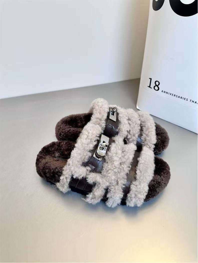 

Женские осенние 2025 новые тапочки на толстой подошве, увеличивающие рост, пушистые, в стиле Майяр, повседневные, ленивые, на одно слово, легкие хлопковые тапочки 40 коричневый