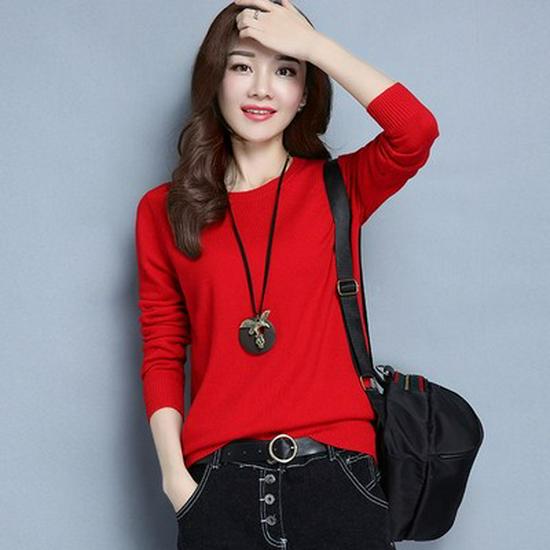Women's Lightweight Round Neck Sweater - Pure Color Knit Pullover