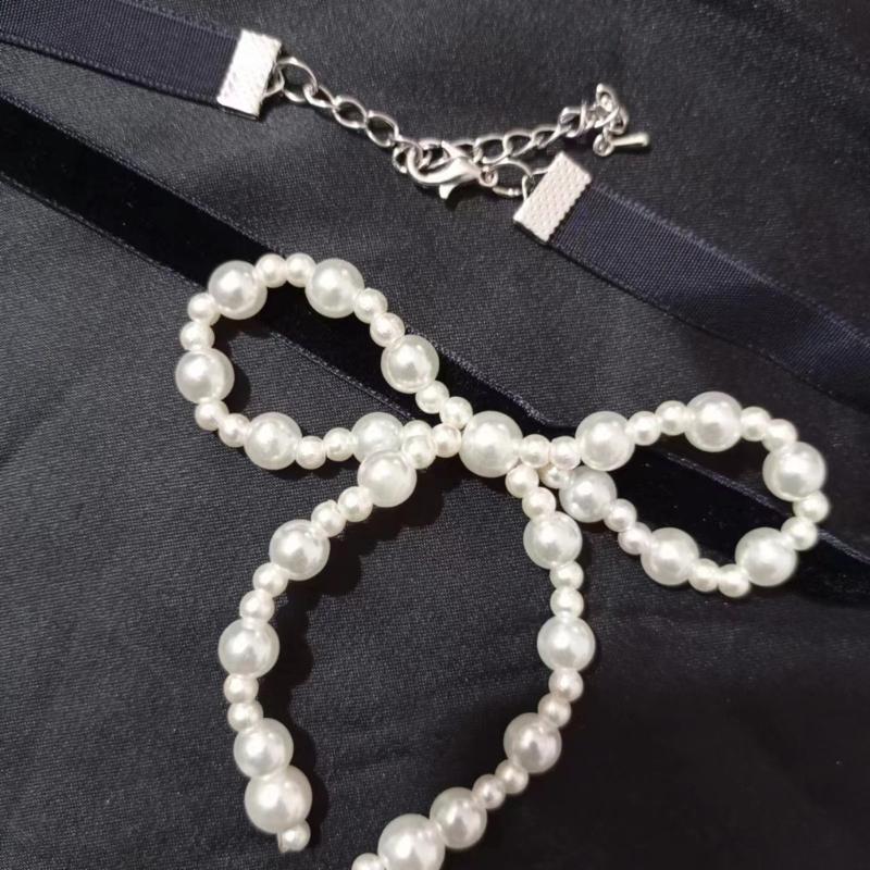 Elegant Bowknot Necklace Unique Perals Bowknot Pendant Necklace Accessories Stylish Ladies Choker Adornment for Women
