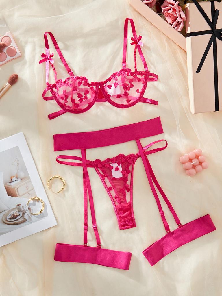 European Valentine's Day Heart Embroidery Lace Lingerie Set