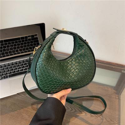 Retro przenośna torba listonoszka na ramię damska 2025 wiosna nowa moda prosta casualowa trend zagraniczny styl torba w kształcie półksiężyca