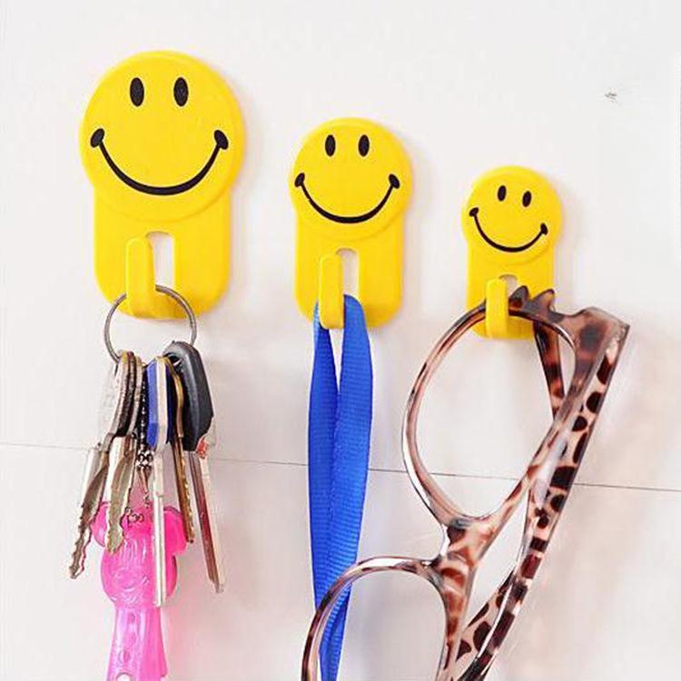 Household Hook Cartoon Smiley Face Sticky Hook Hanging Hook Behind Door Hanging Coat Hook Kitchen Bathroom Wall Small Hook 3 Sets