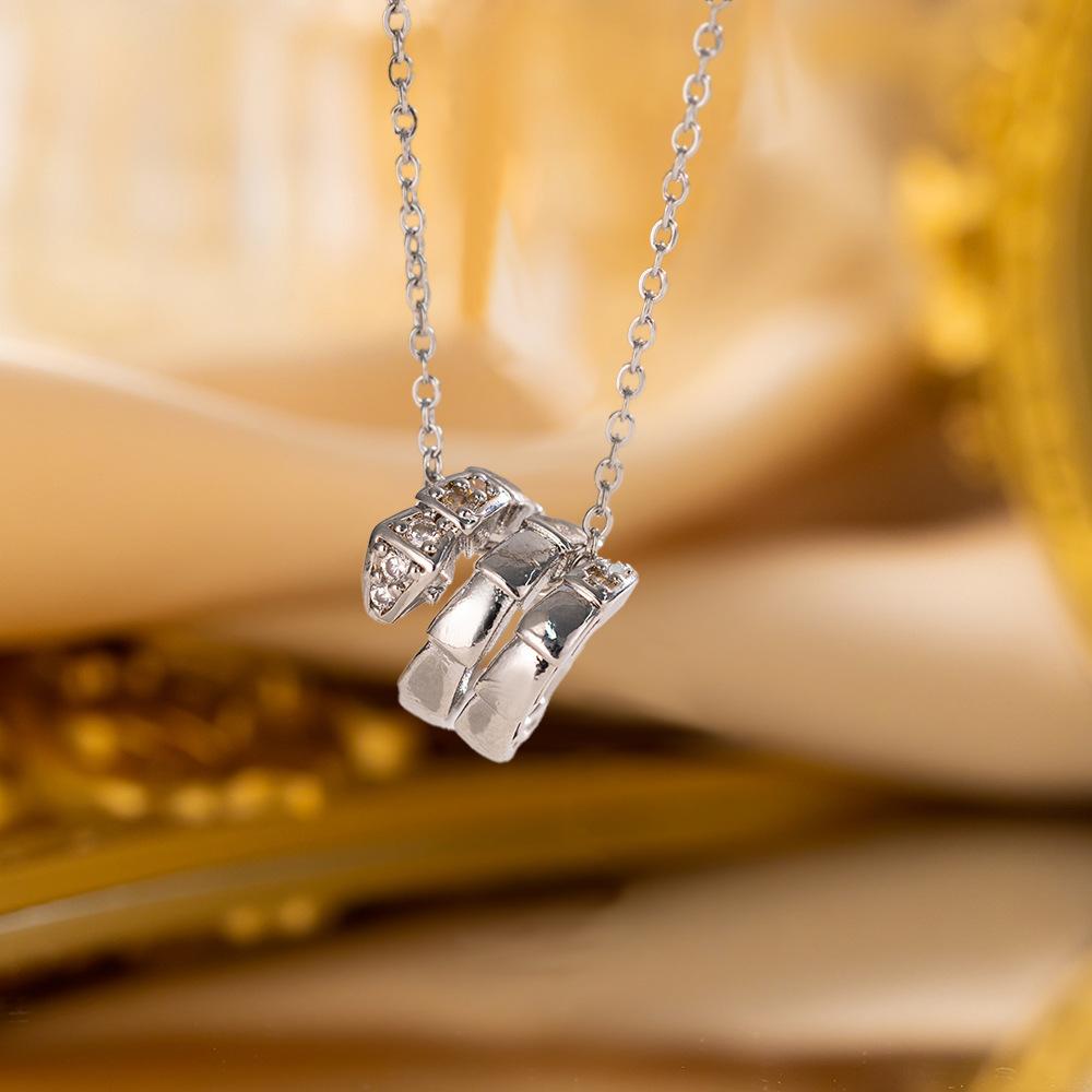 Elegant Luxury Full Zircon Copper Micro Inlaid Necklace Women Simple Exquisite Collarbone Chain Necklace