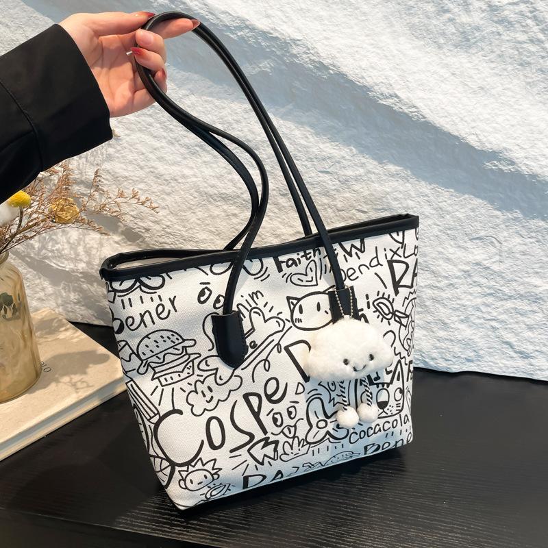 Fashi and Versatile Casual Single Shoulder Handbag with Pendant, Large Capacity Printed Tote Bag, College Style Women's Bags