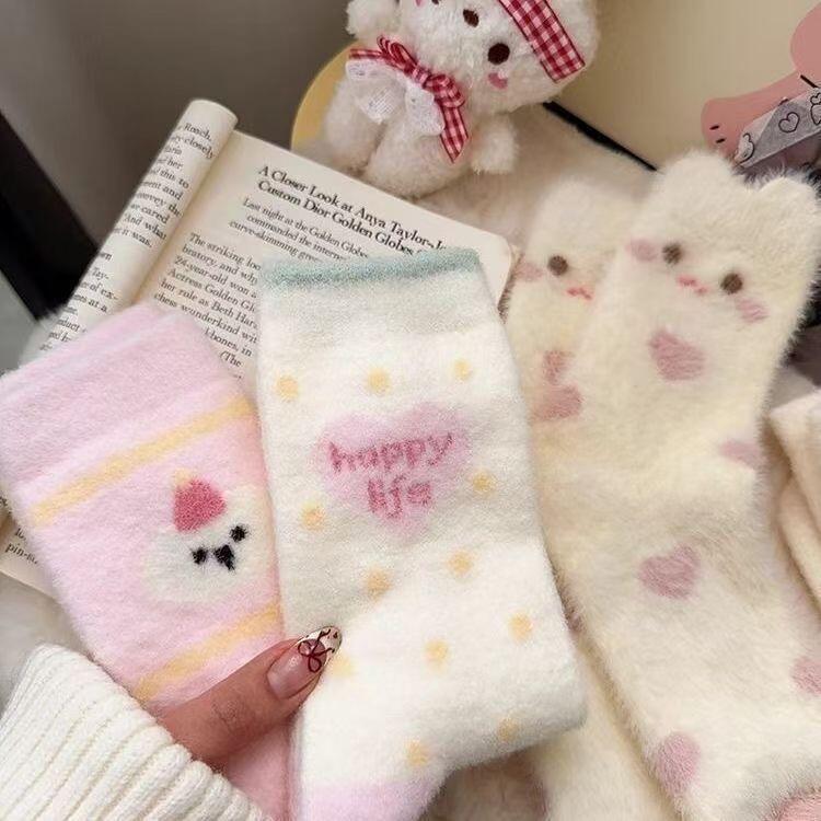 Women's Plush Coral Fleece Maternity Socks - Thick, Warm & Cute Pink Long Socks for Autumn/Winter, Home, and Sleep.