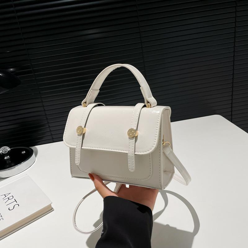 Commuter texture simple fashion handbag 2025 winter new foreign style ins shoulder messenger bag small square bag women